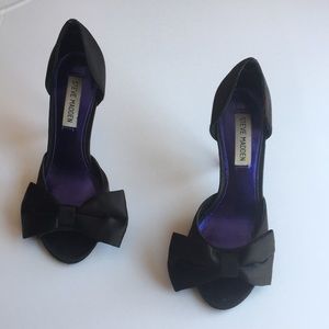 Steve Madden black satin heels